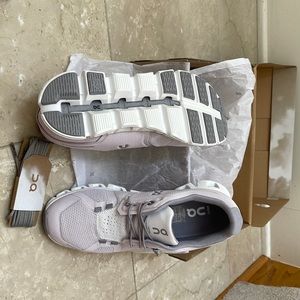 ON New Cloud 5 women’s sneaker, lily Frost